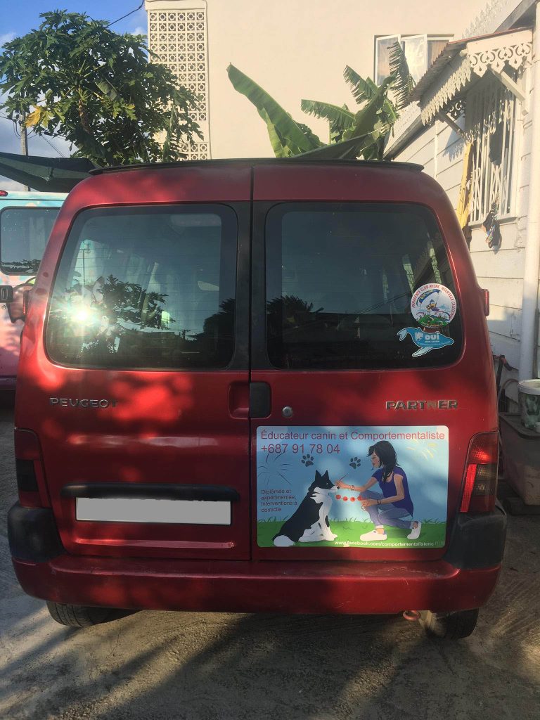 Création affichage ducatrice canin à Nouméa